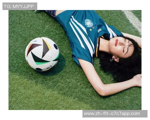 足球辣妹装引领时尚潮流展现青春活力与运动魅力的完美结合 足球辣妹装引领时尚潮流展现青春活力与运动魅力的完美结合